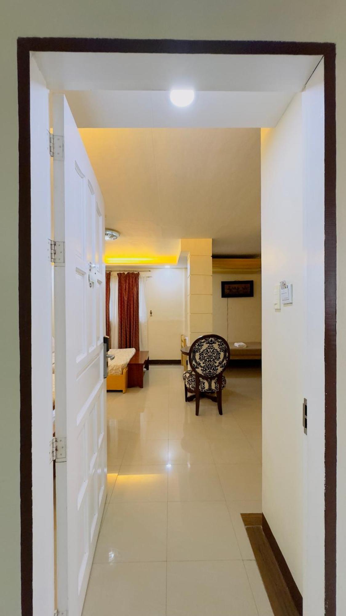 La Anclar Hotel Davao City Extérieur photo