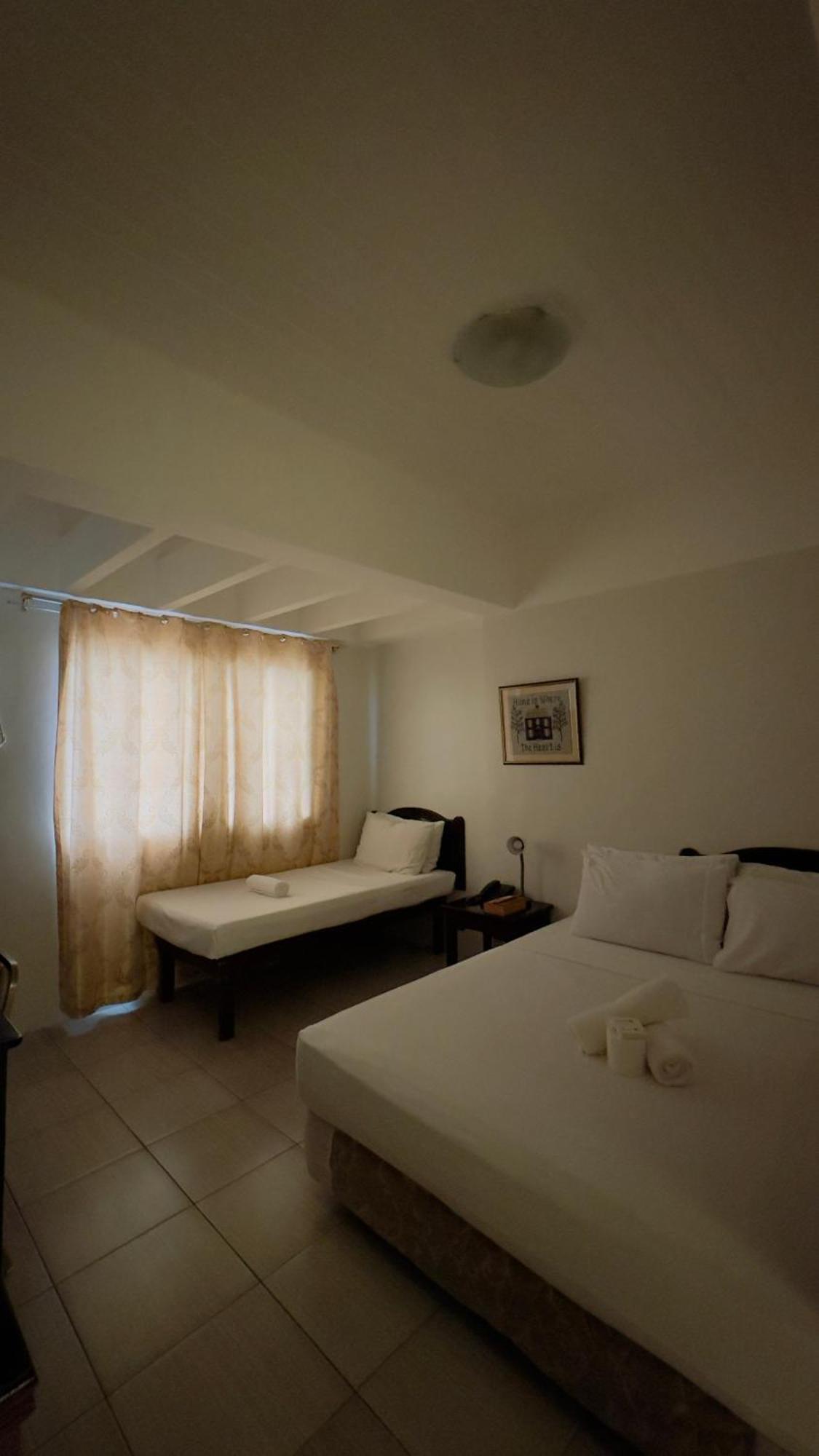 La Anclar Hotel Davao City Extérieur photo