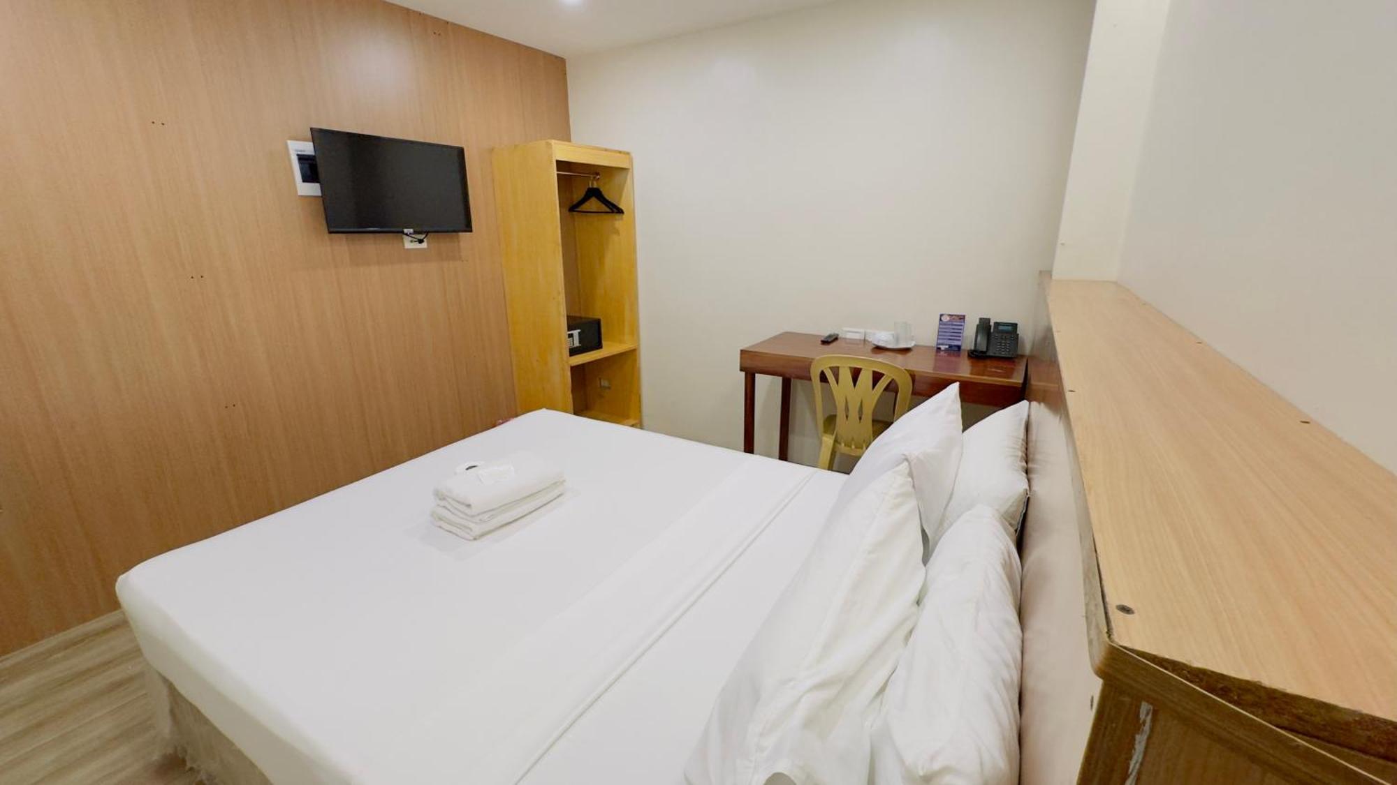 La Anclar Hotel Davao City Extérieur photo