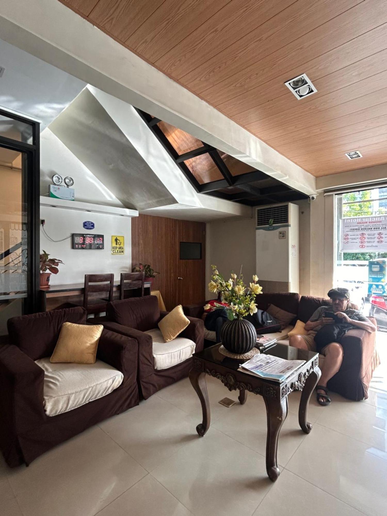 La Anclar Hotel Davao City Extérieur photo