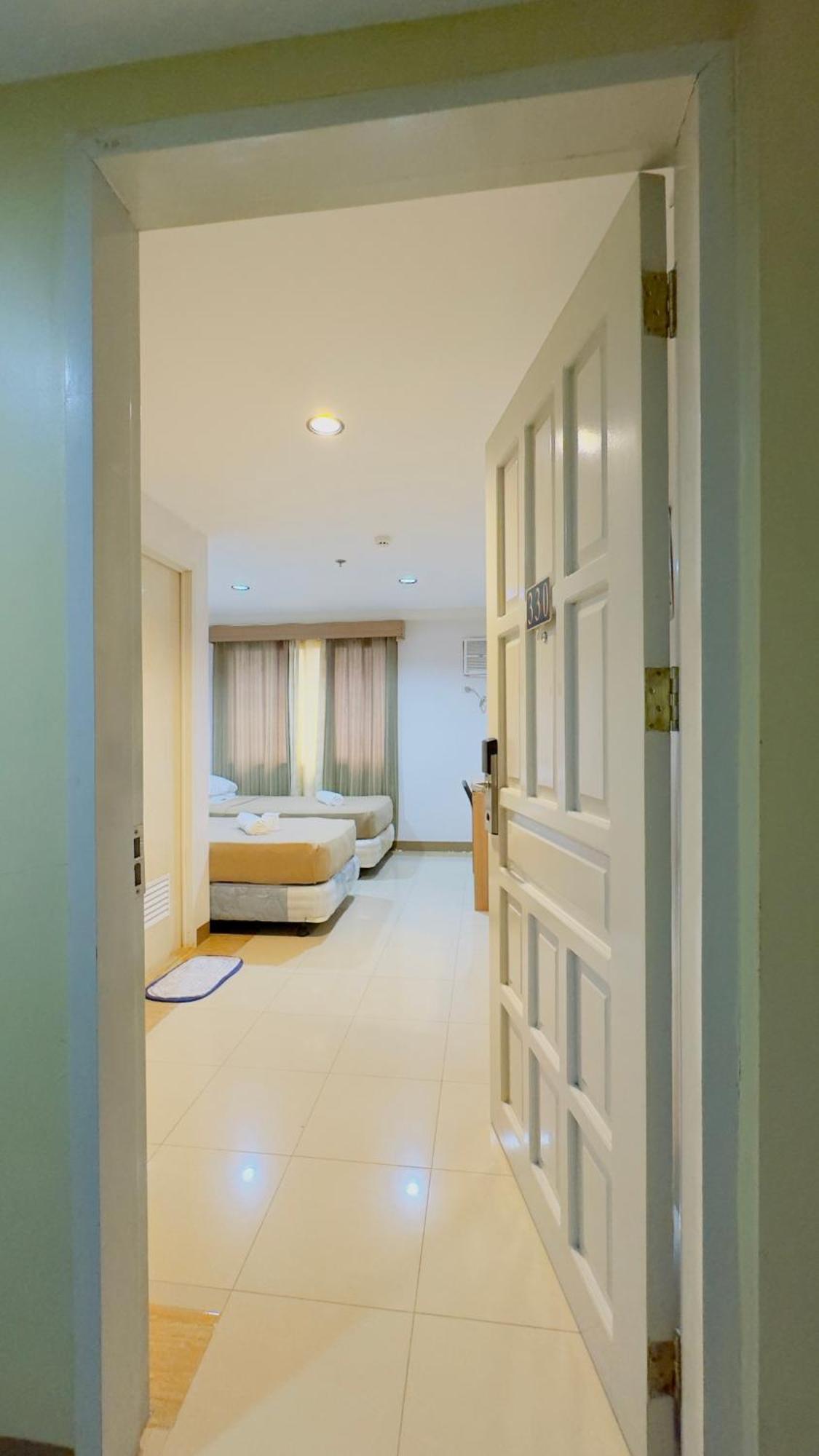 La Anclar Hotel Davao City Extérieur photo