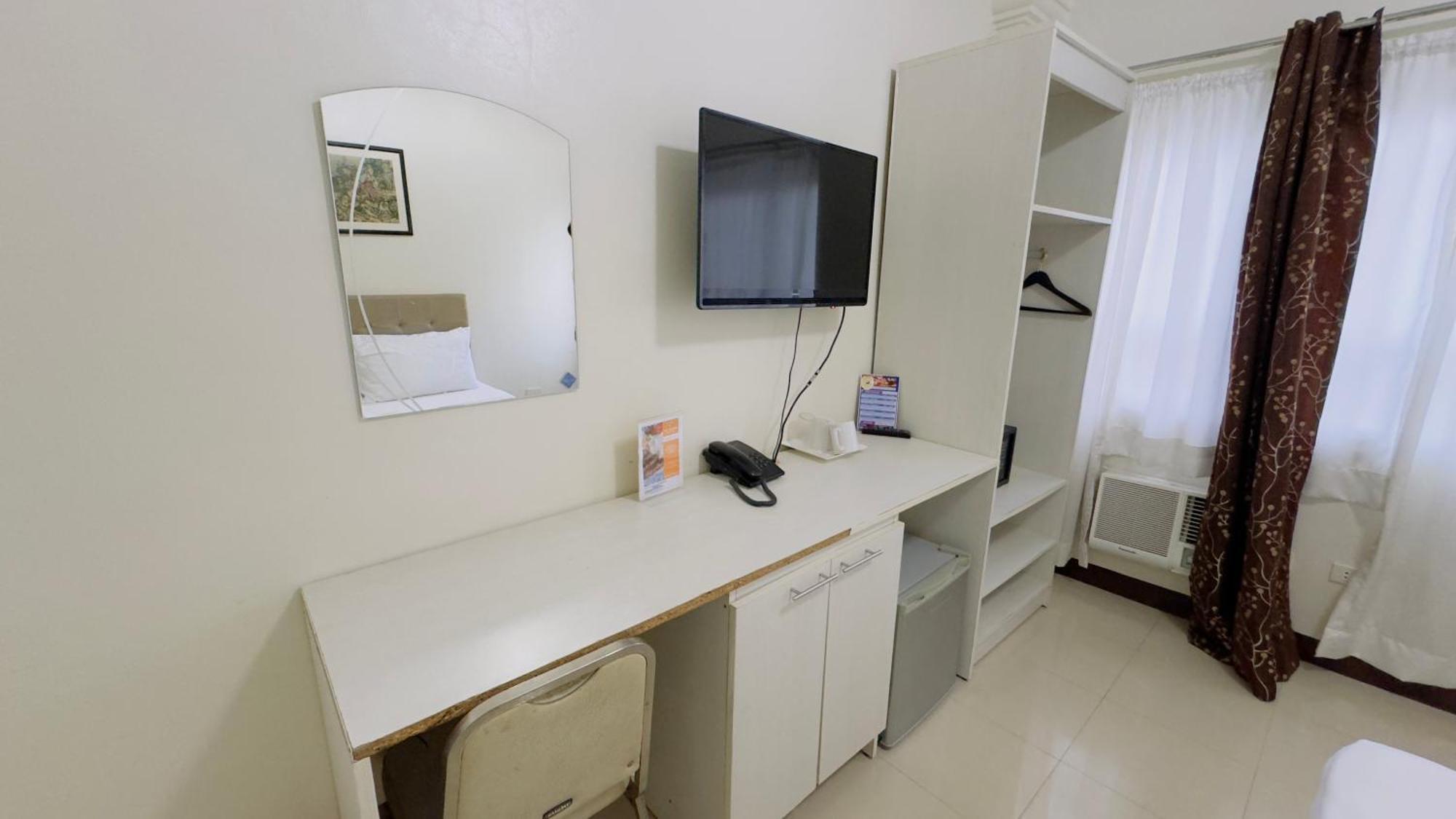La Anclar Hotel Davao City Extérieur photo