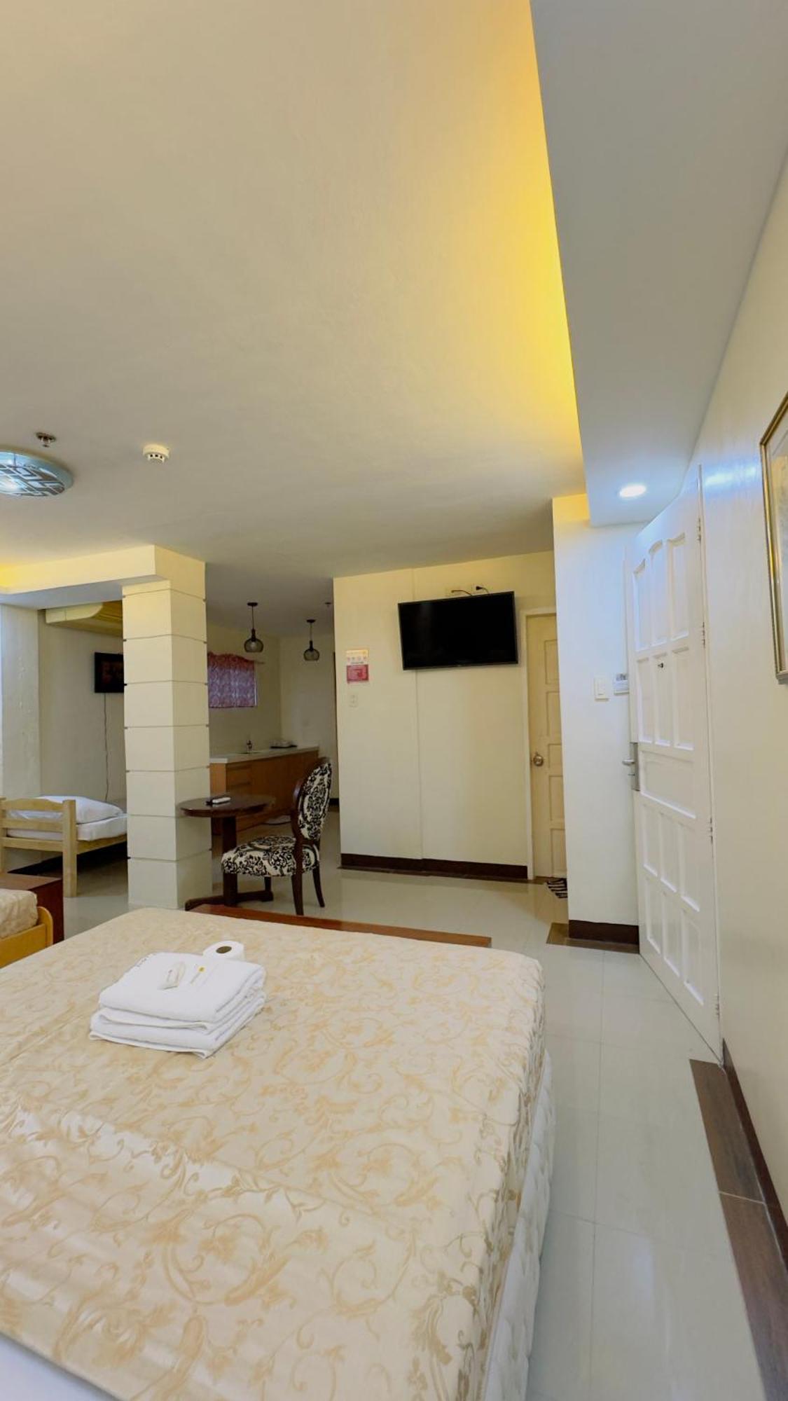 La Anclar Hotel Davao City Extérieur photo