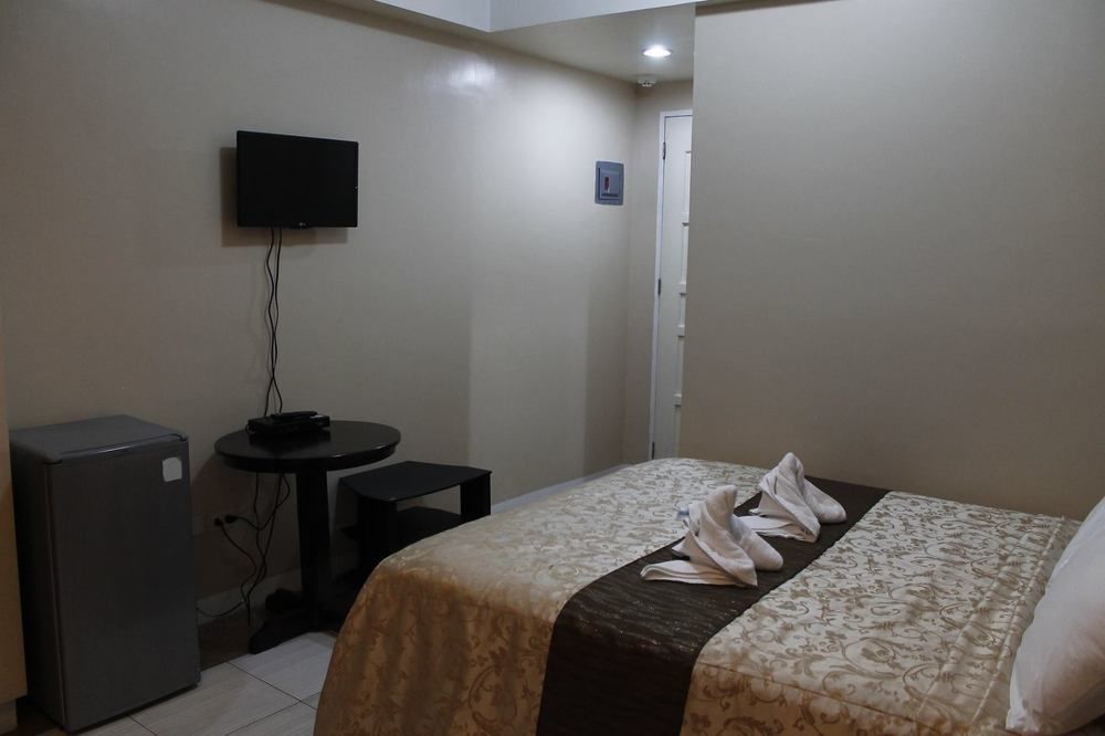 La Anclar Hotel Davao City Extérieur photo